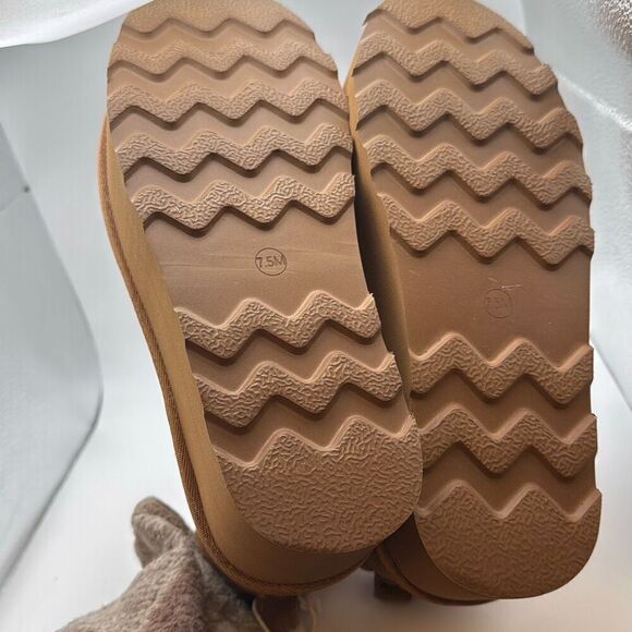 CUSHIONAIRE Cozy Womenβs Platform Ankle Boots ββGenuine Suede SIZE 7.5 CHESTNUT - Picture 7 of 7